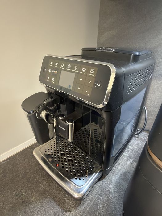 PHILIPS Series 4300 LatteGo EP4341