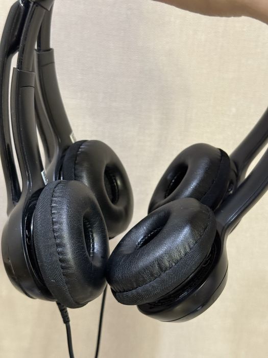 Маленькі навушники Logitech