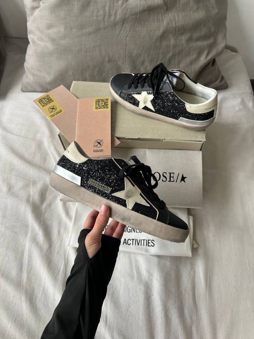 Трендові жіночі блискучі кросівки Golden Goose GB Sparkles black white