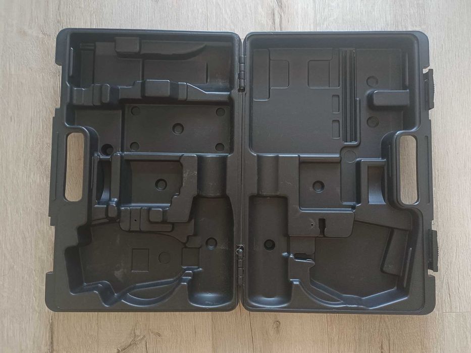 Oryginalna walizka Hitachi