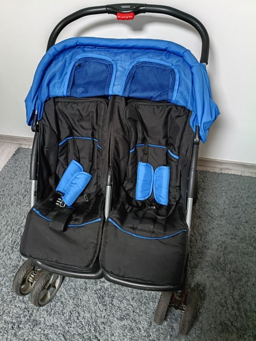 Carrinho gêmeos e parque infantil chicco
