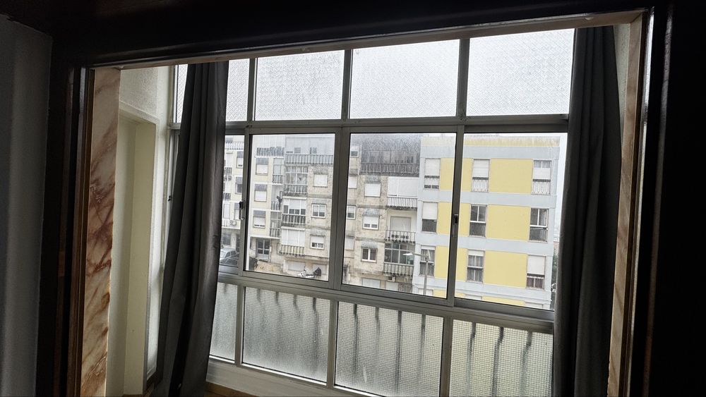 QUARTO para arrendar - Solteiro(A)