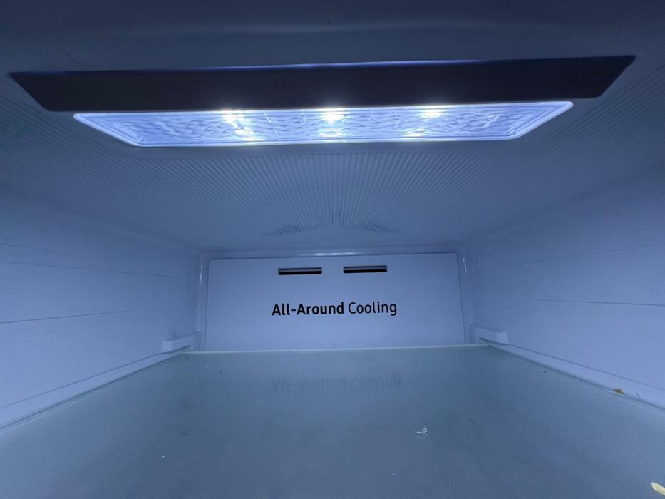 Frigorifico em excelente estado com nenos de 2 anos