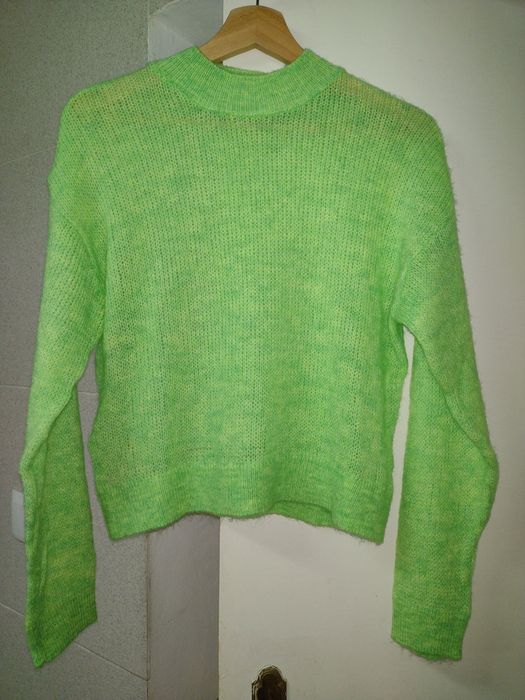 Camisola de Malha Verde Mango 

Tamanho S

Novo com etiqueta.

Vendo p