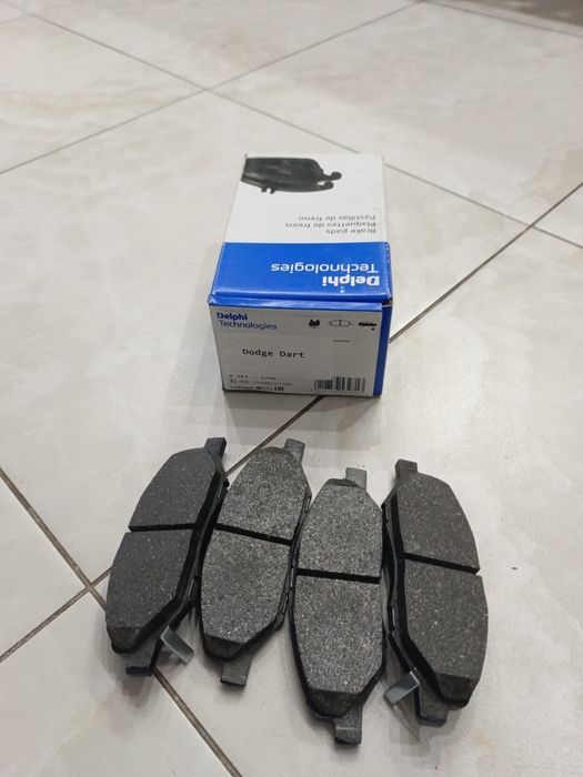 Задні колодки Dodge Dart