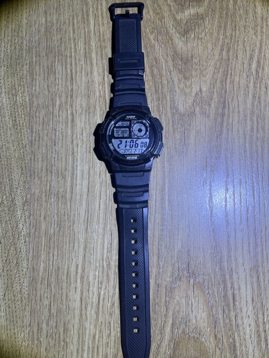 Чоловічий годинник Casio AE-1000W