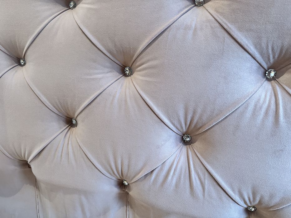 Łóżko tapicerowane dla dziewczynki