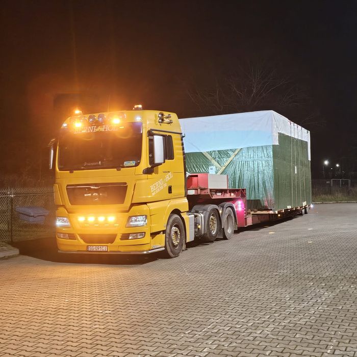 Relokację maszyn przemysłowych hds 40 t dłużyca platforma transport