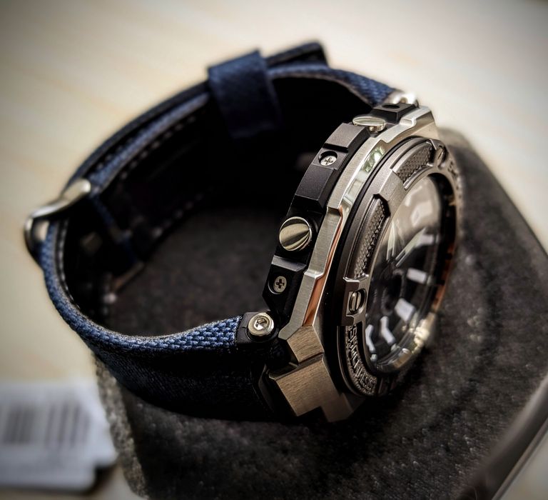 Годинник Casio G-Shock GST-W330AC-2AEF