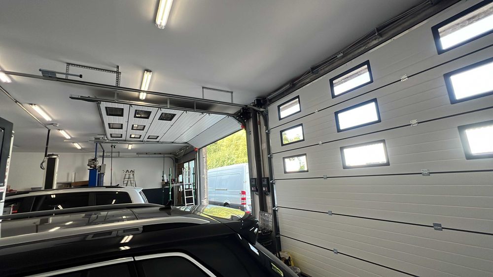 Brama segmentowa 5000x2250 , kolor antracyt 7016, różne wymiary