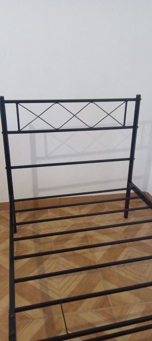 Cama de solteiro nova