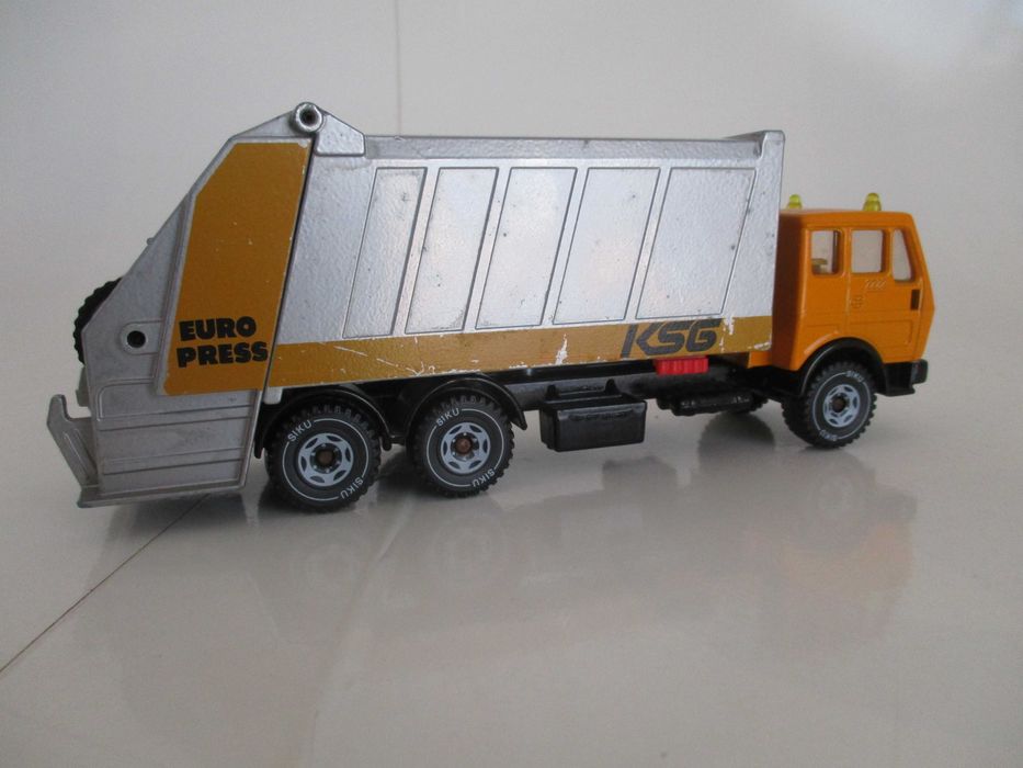 Miniatura CAMIÃO Mercedes  SIKU