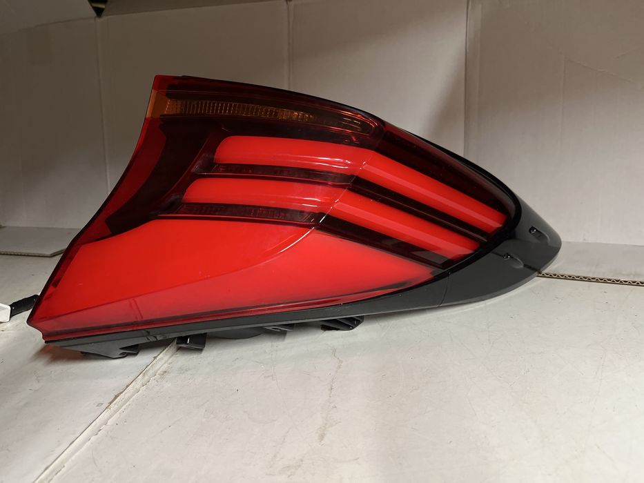 TOYOTA CHR C-HR LIFT lampa tylna tył prawa led idealna