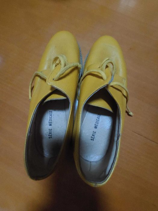 Sapatos para senhora em pele, novos