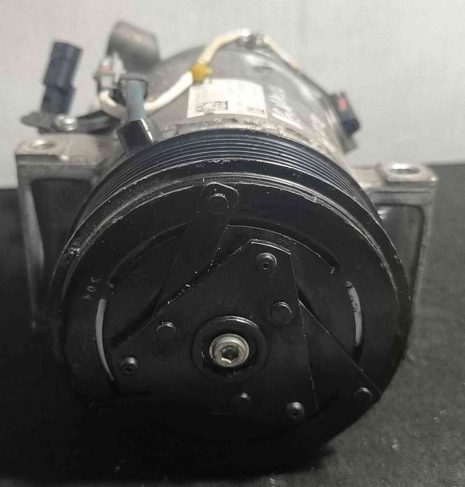 Compressor Ar Condicionado 926004423R - RENAULT CLIO V