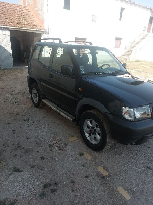 Nissan Terrano II com fatura IVA não dedutivel