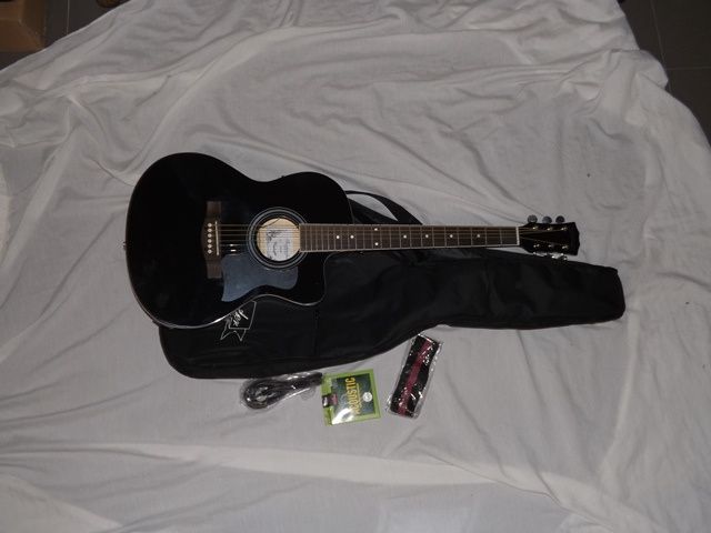 Guitarra eletroacústica marca Santander