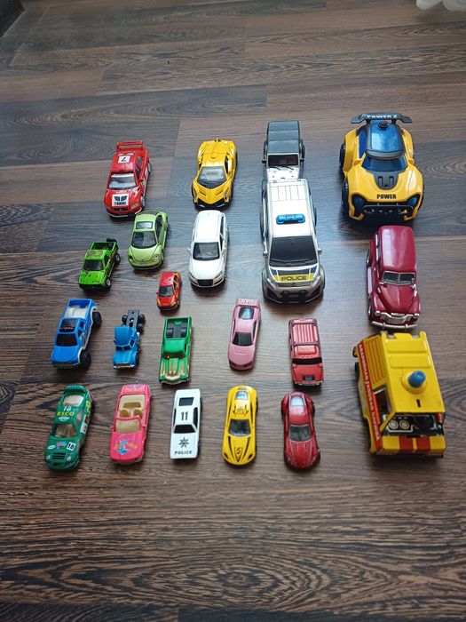 21 шт машинки одним лотом