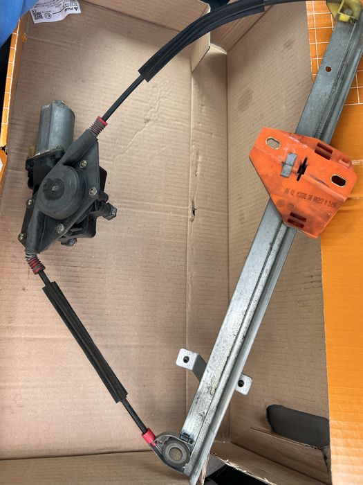 Ford fiesta 98 lado direito frente elevador da porta