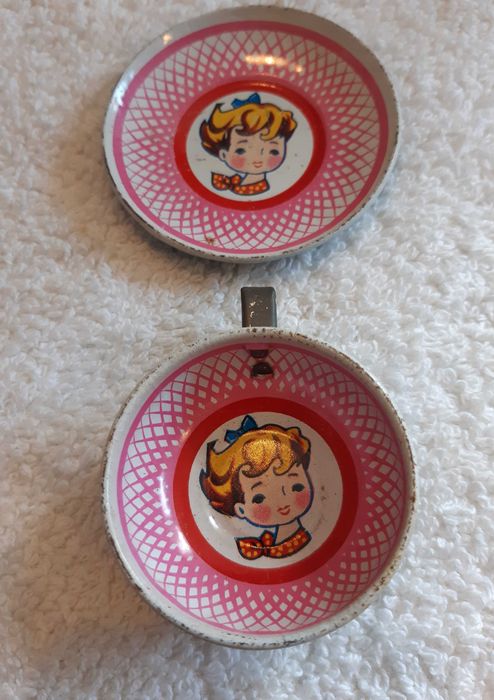 Brinquedo antigo - Chávena e Pires em esmalte