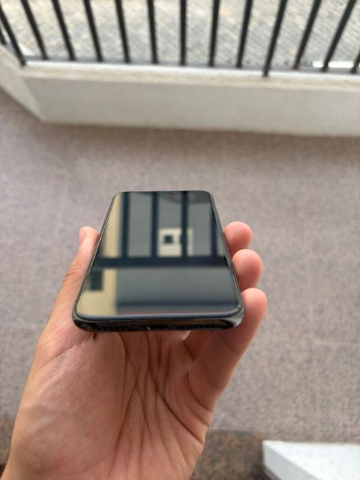 iPhone X (Apple)