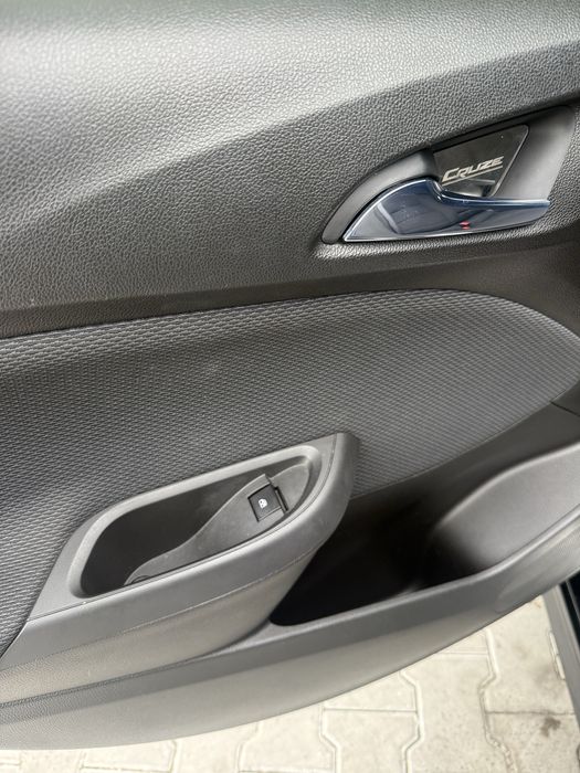 Автомобиль Шевроле Круз