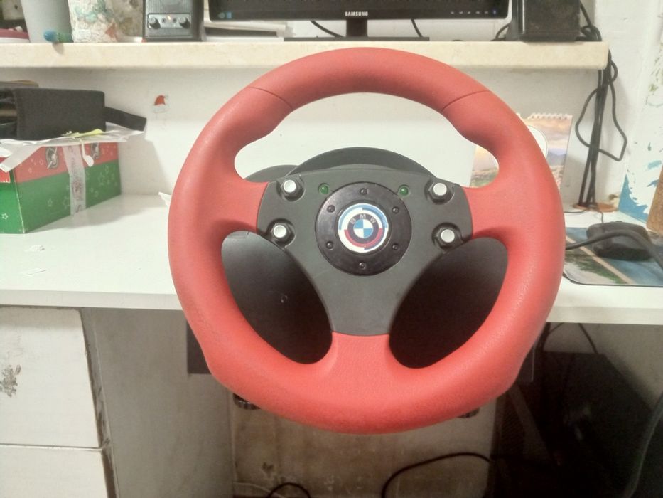 руль Logitech Force Feedback