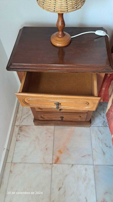 Mesa de cabeceira