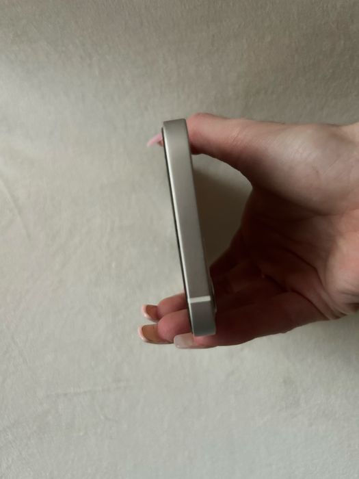 Mam na sprzedaż iphone 12 64 GB w stanie idelanym .