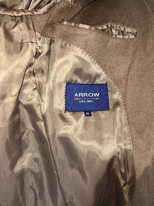 Sobretudo Arrow castanho