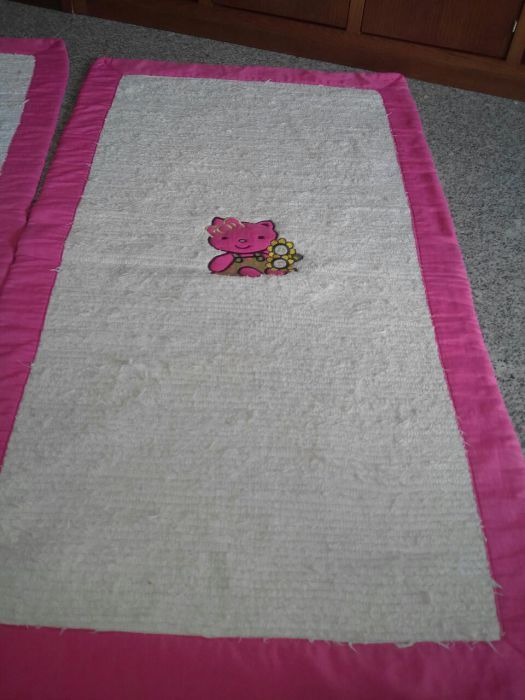 2 Hello Kitty Rugs429814036258498563