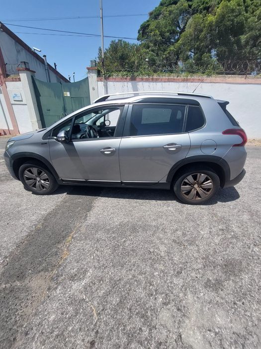 Peugeot 2008 com 123000 km