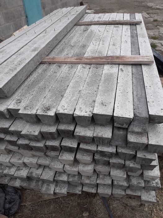 Столбики для виноградника, ограждений и садовых деревьев.