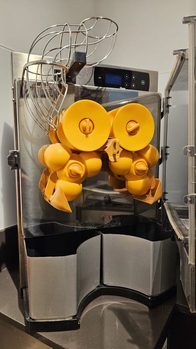 Máquina sumo laranja zumex (NEGOCIÁVEL)