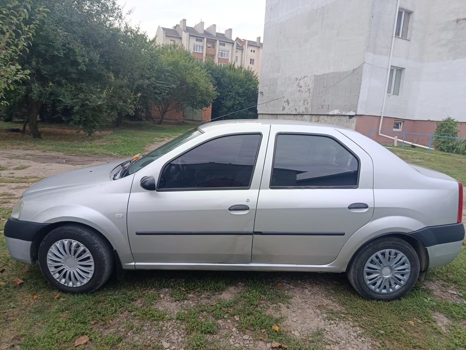 Автомобіль Дача Логан