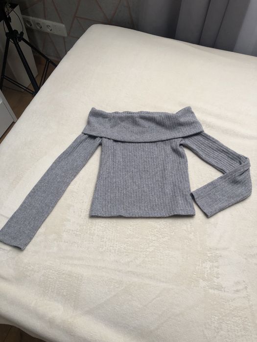 Bluzka/sweterek z odkrytymi ramionami Stradivarius