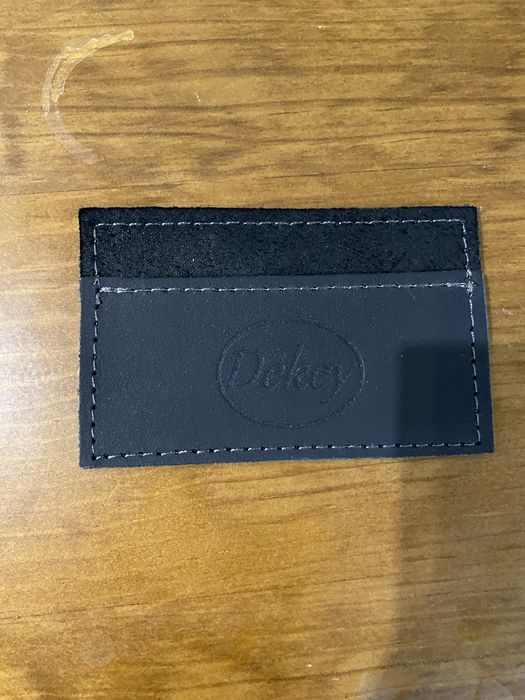 Carteira para cartão de crédito ou similar em pele genuína