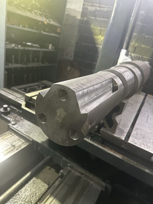 Вал ексцентриковий для щокової дробарки СМ-741