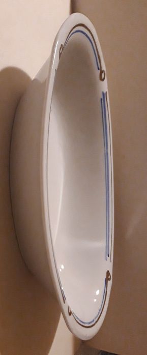 Недорого продаю салатницу.