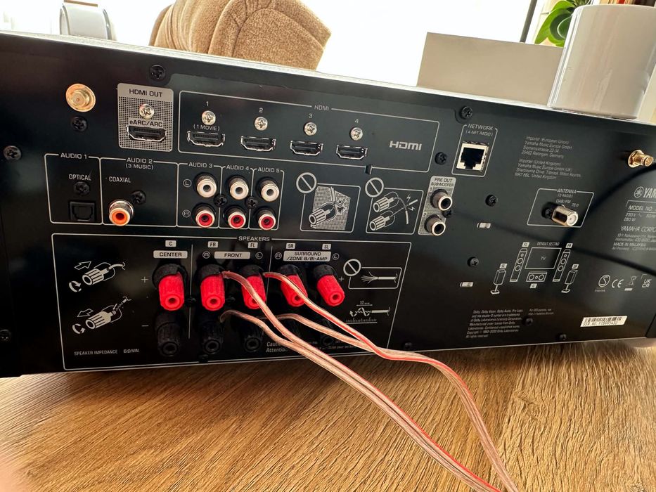 Amplituner Yamaha RX-V4A / GŁOŚNIKI KEF Q550 PARA