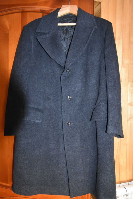 Шерстяне чоловіче пальто чорне, стан майже нове (106см)