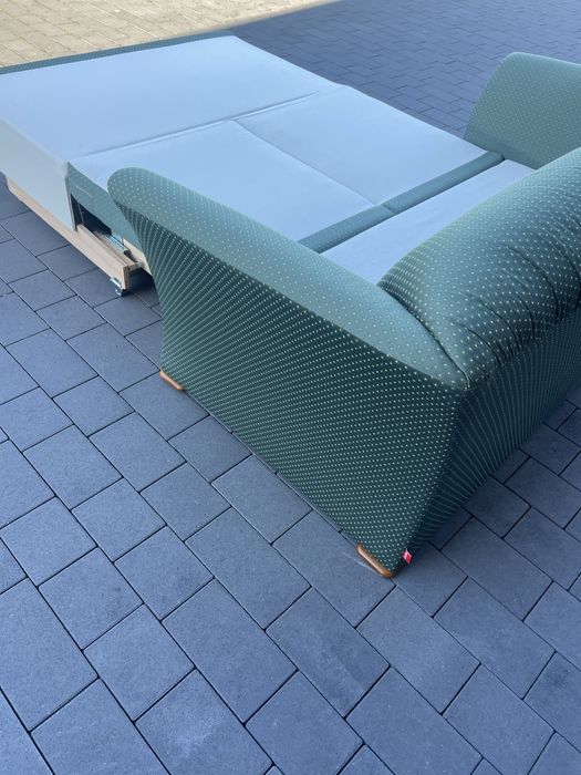 Розкладний диван з тканини