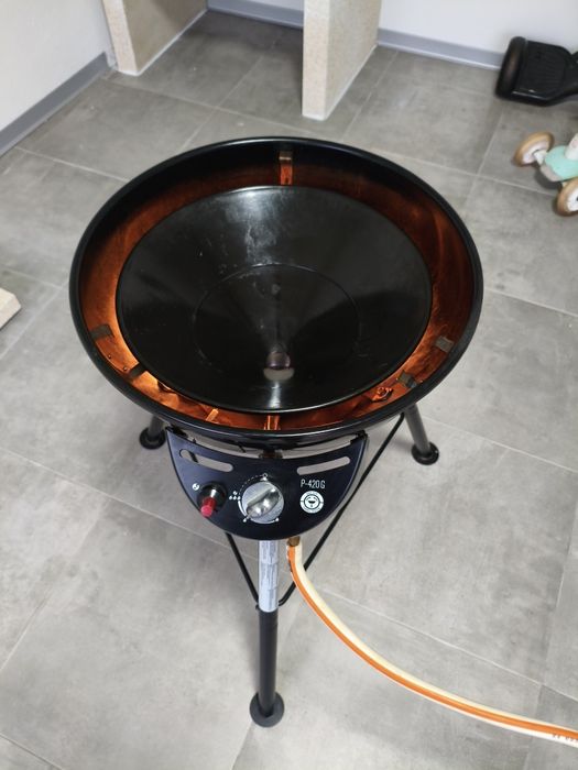Churrasco a gás compacto Outdoorchef P-420G Minichef. 
É com