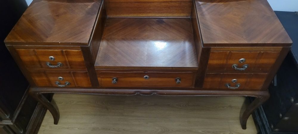 Penteadeira de madeira