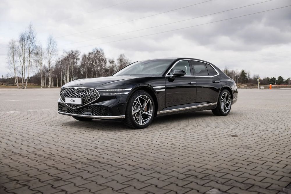 Genesis G90 3.5 T Luxury Plus SWB 4osobowy Vik Black Bordeaux Brown dealer GENESIS