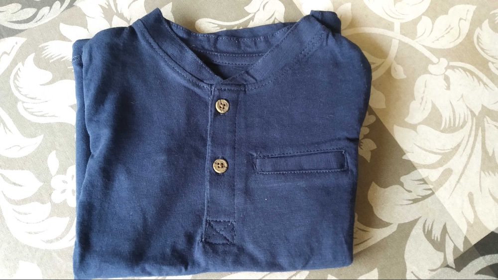 Sweater / T-shirt