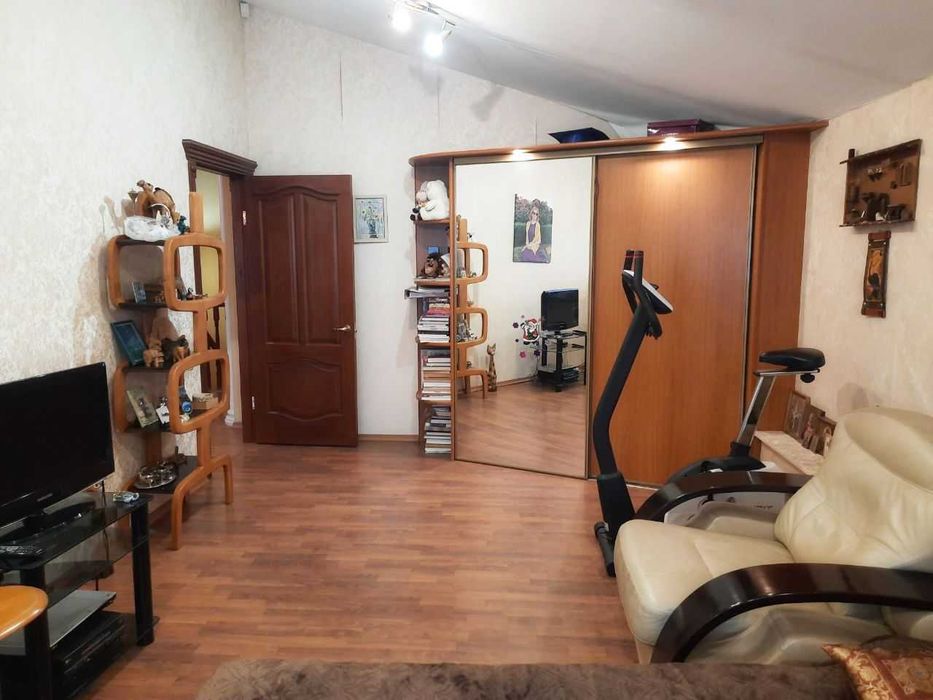 Продам 4к.двухярусн.сталинку,евроремонт,дорогая мебель,ул.Сумская 71