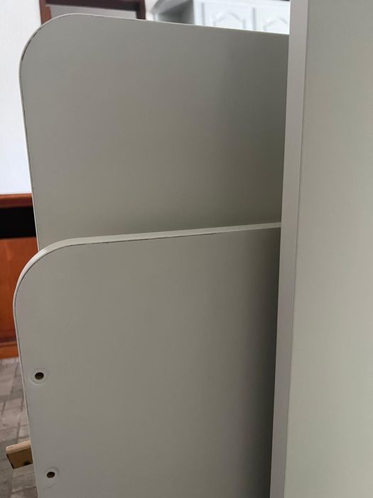 Cama IKEA com arrumação