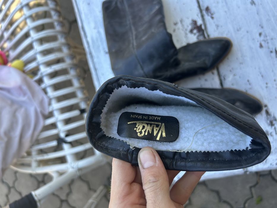 Одним лотом Віддам взуття 36 розмір