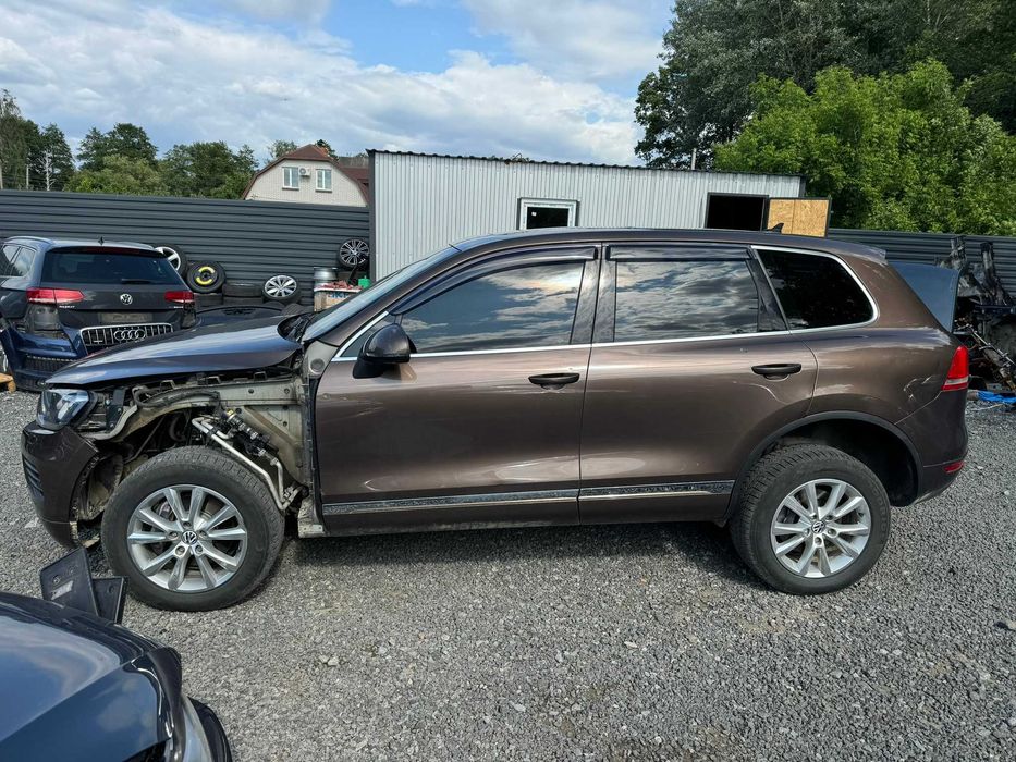 Двері передні задні праві ліві Volkswagen Touareg NF туарег тоурег FL